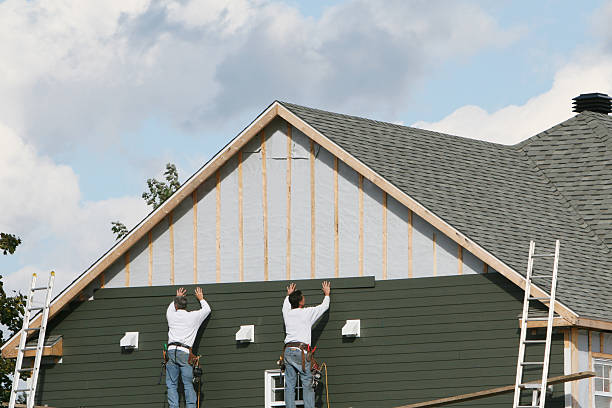 Professional Siding technician working in McCutchenville, OH